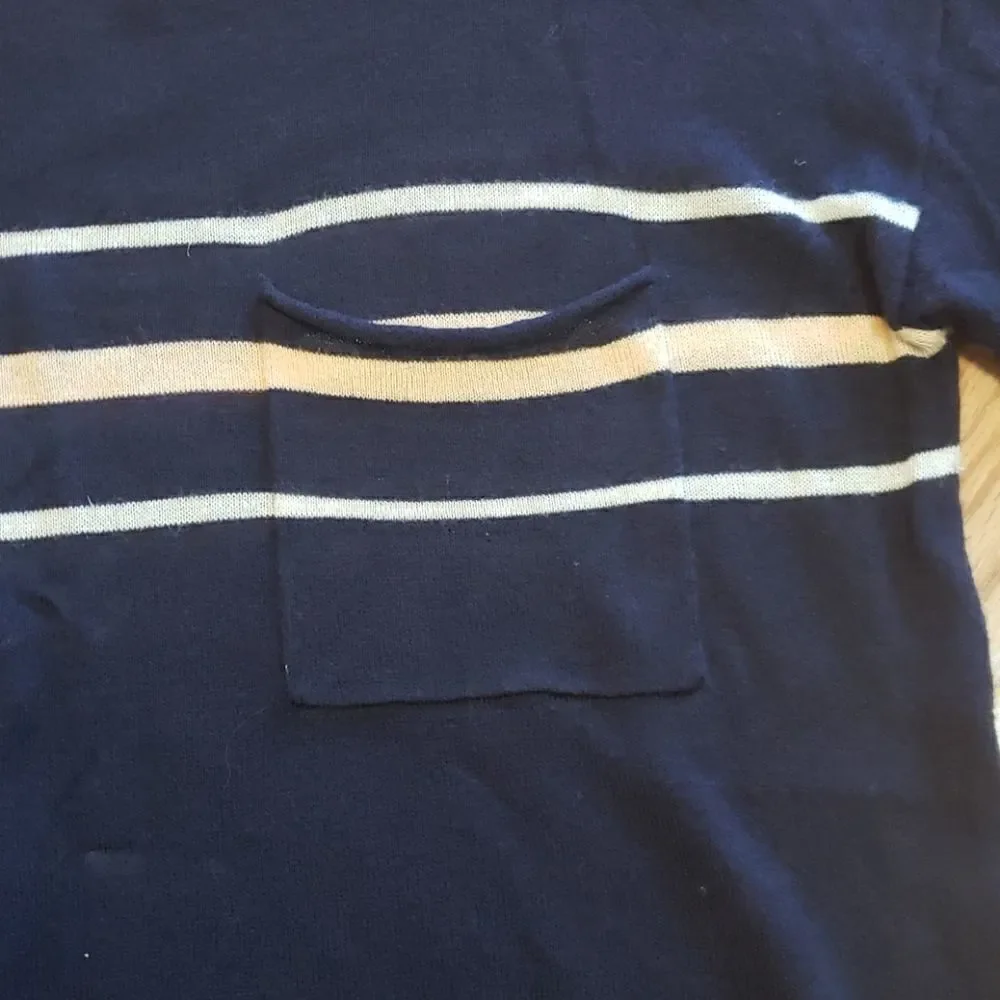 GAP retro sweater Designed & Crafted, Small